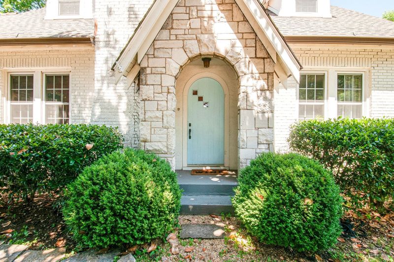 216 Cherokee Rd, Nashville, TN 37205