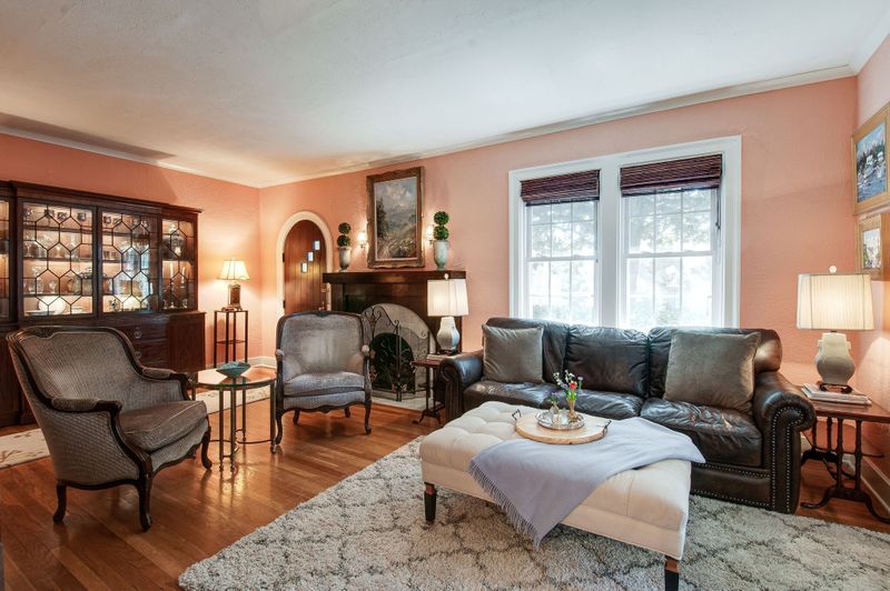 216 Cherokee Rd, Nashville, TN 37205