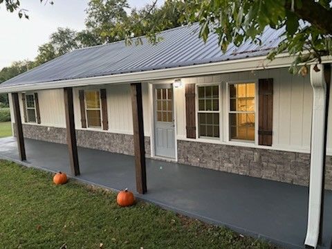 101 Chipman Rd, Bethpage, TN 37022