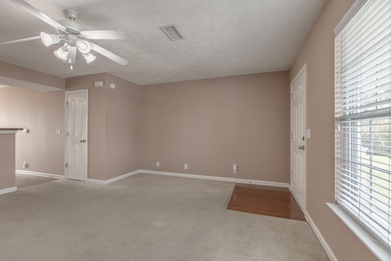 1304 Tweedle Ct, Murfreesboro, TN 37130