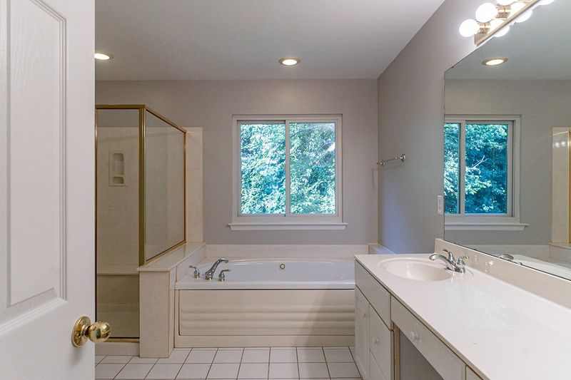 6904 Stone Run Dr, Nashville, TN 37211