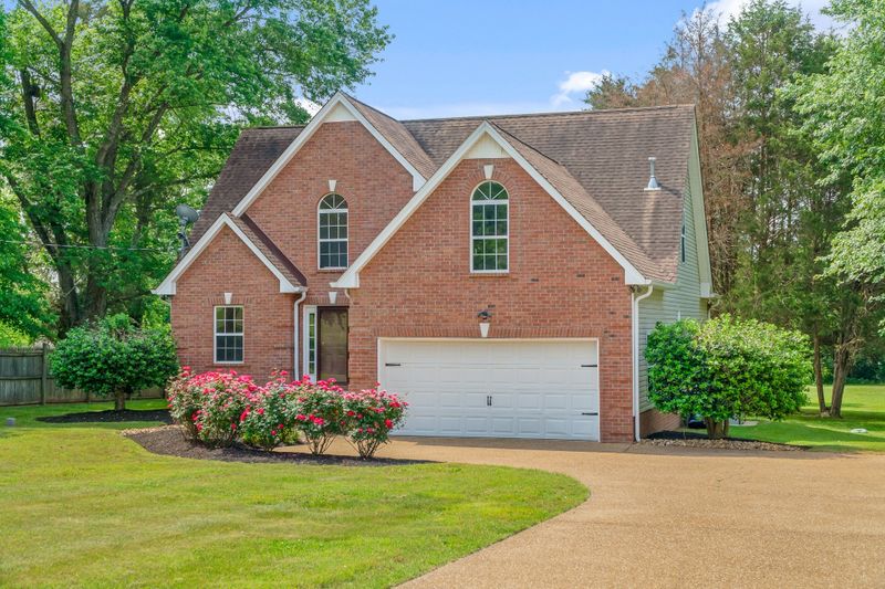 910 Pointview Cir, Mount Juliet, TN 37122