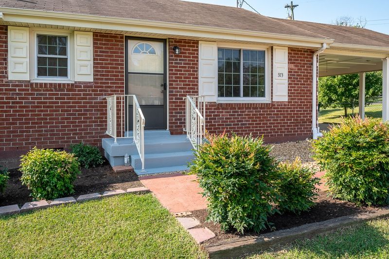 373 Melpar Dr, Nashville, TN 37211