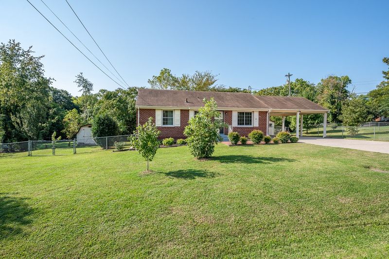 373 Melpar Dr, Nashville, TN 37211