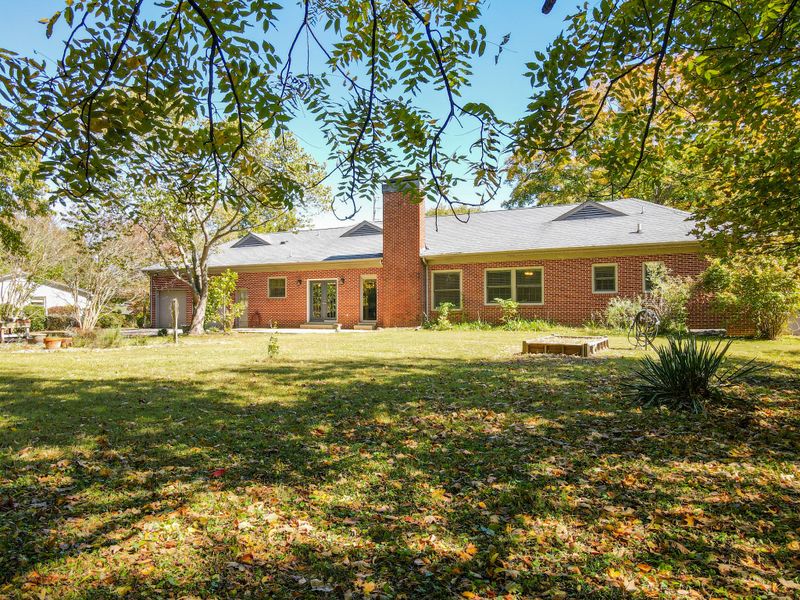 1106 Sunnyside Dr, Columbia, TN 38401