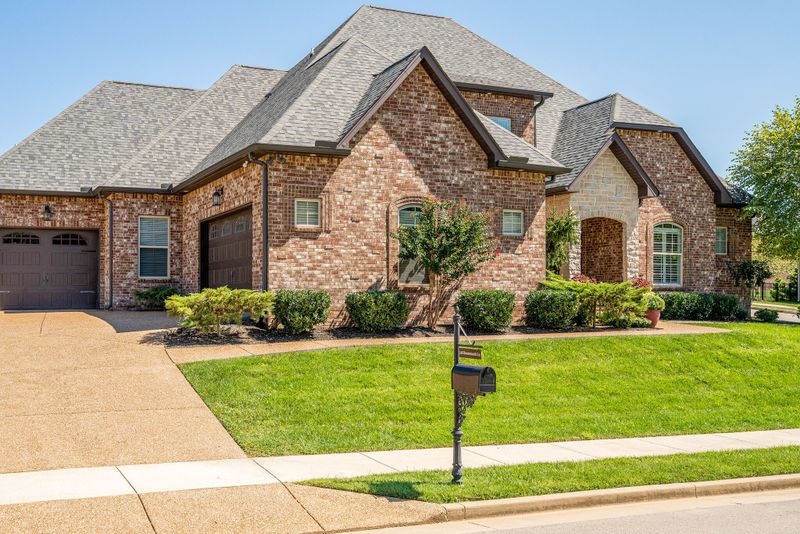 328 Bournemouth Ln, Hermitage, TN 37076