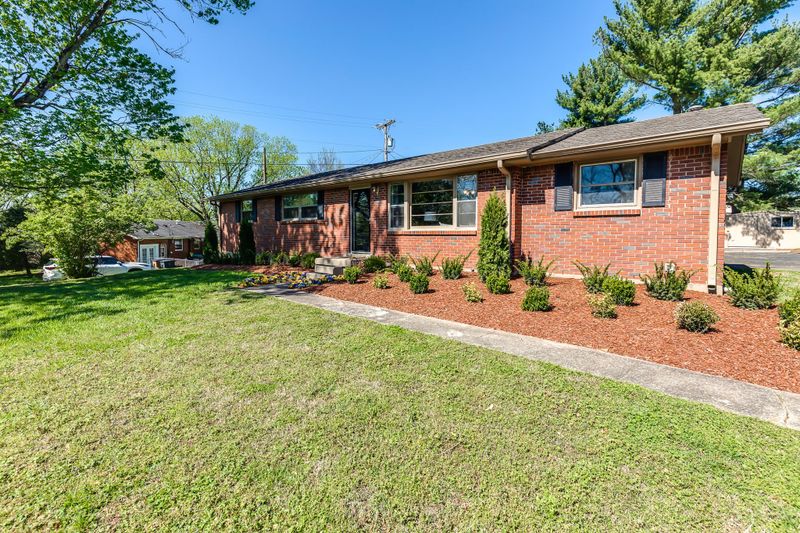 2404 Melbourne Dr, Nashville, TN 37214