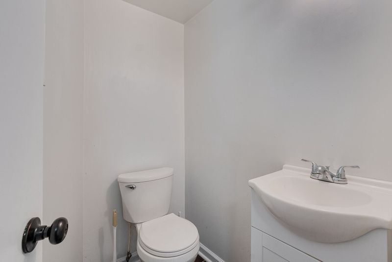925 Camellia Dr, Columbia, TN 38401