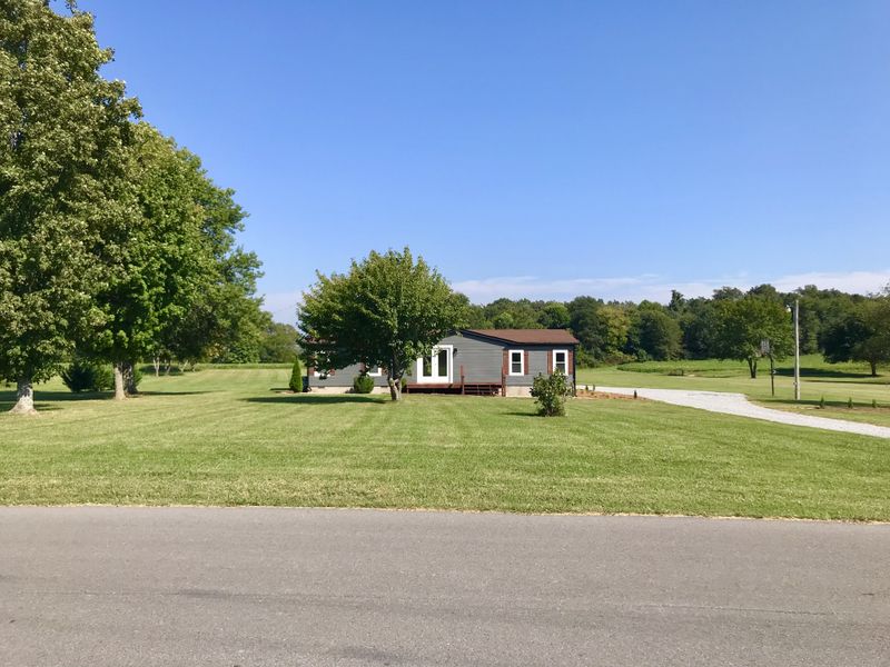 7133 Williams Rd, Cross Plains, TN 37049