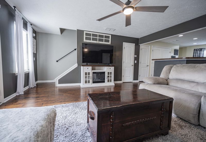 1909 Debonair Ln, Murfreesboro, TN 37128