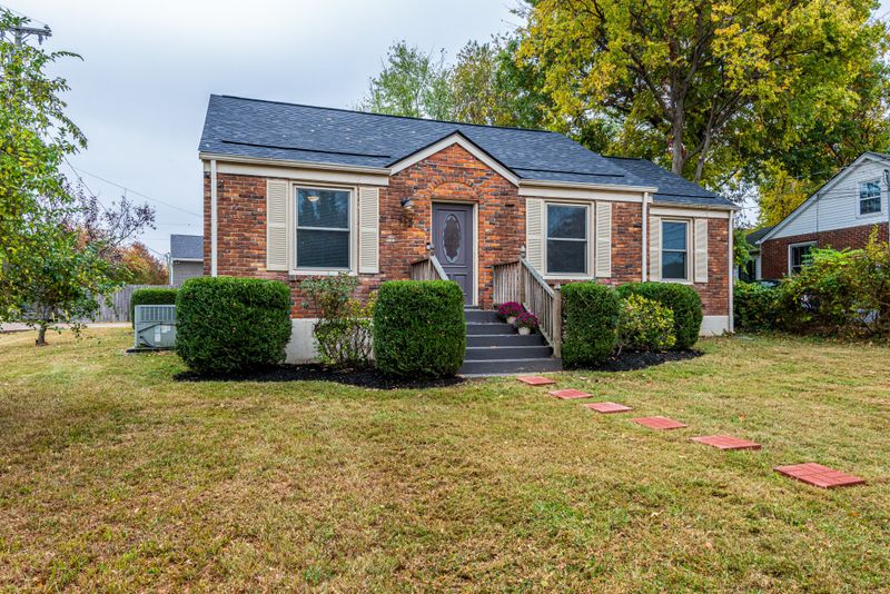 712 Skyview Dr, Nashville, TN 37206