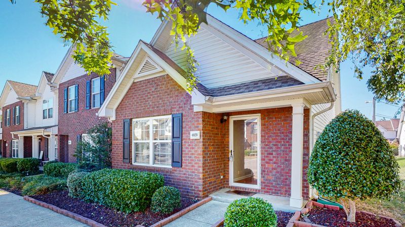 4020 Rg Buchanan Dr, La Vergne, TN 37086