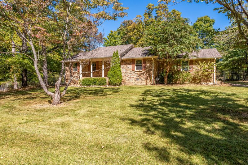 1321 Highway 49 E, Charlotte, TN 37036