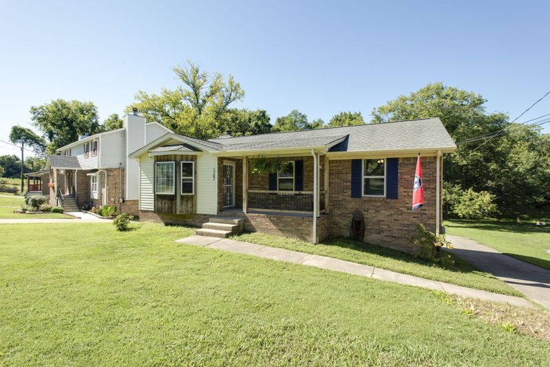 1702 Lawncrest Dr, Nashville, TN 37210