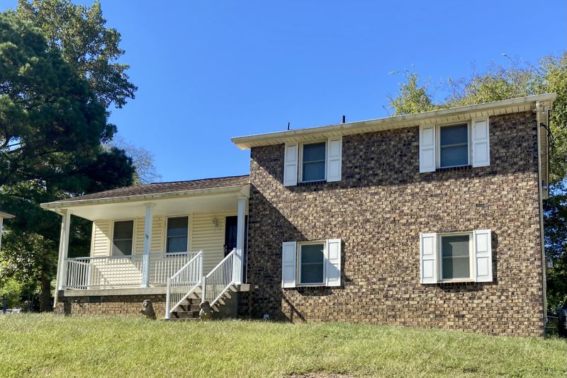 835 Hermitage Rdg, Hermitage, TN 37076