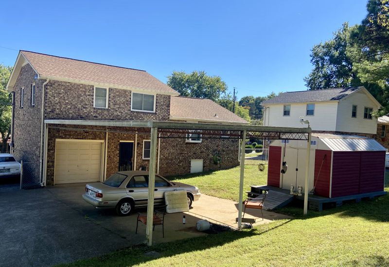 835 Hermitage Rdg, Hermitage, TN 37076