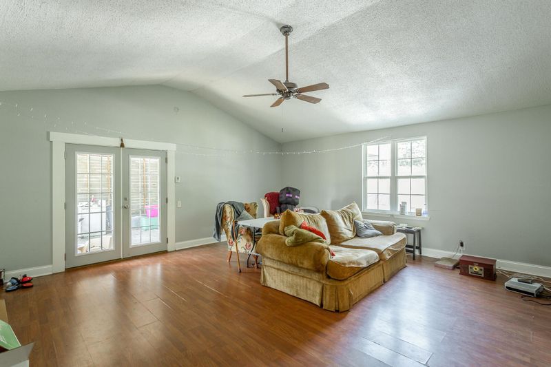 30 S Jenkins Rd, Chickamauga, GA 30707