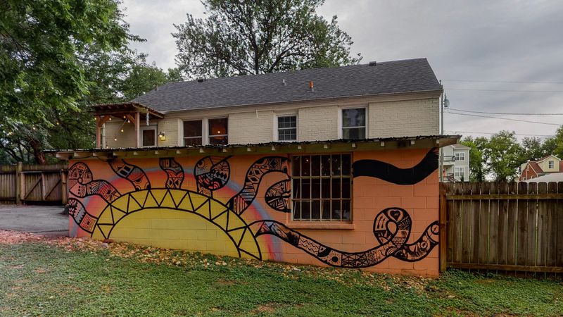 1701 Sherwood Ln, Nashville, TN 37216