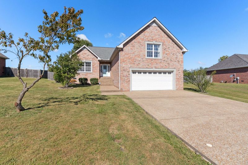 4014 Summit Dr, Greenbrier, TN 37073