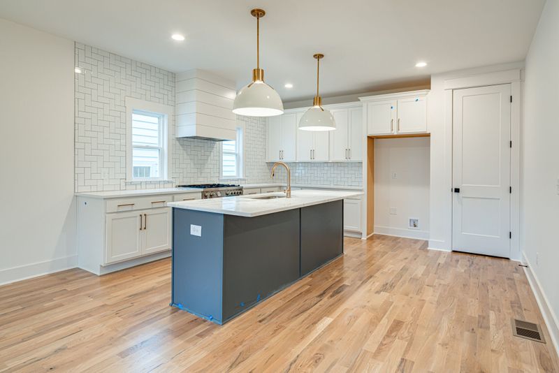 1806A Sherwood Ln, Nashville, TN 37216