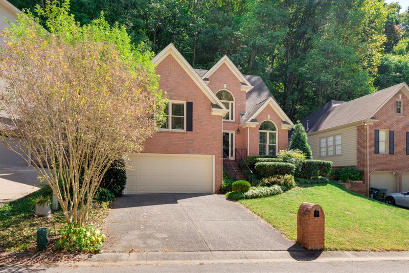 2572 Devon Valley Dr, Nashville, TN 37221
