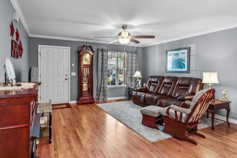 208 Johnstone Dr, Dickson, TN 37055