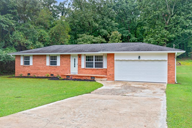 9 Center Cir, Rossville, GA 30741