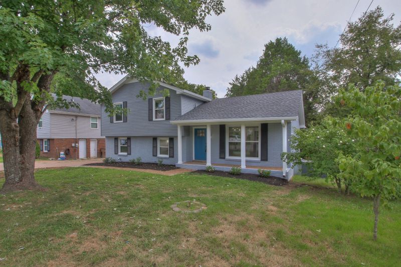 3825 Eckhart Dr, Nashville, TN 37211