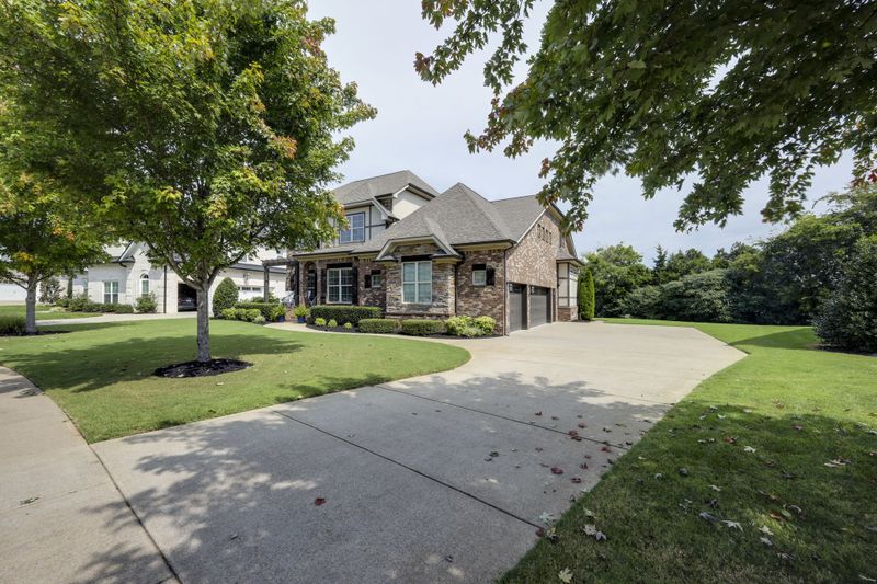 745 Stone Mill Cir, Murfreesboro, TN 37130