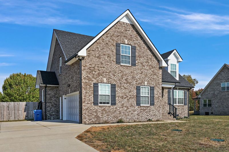 7713 Alameda Dr, Murfreesboro, TN 37127