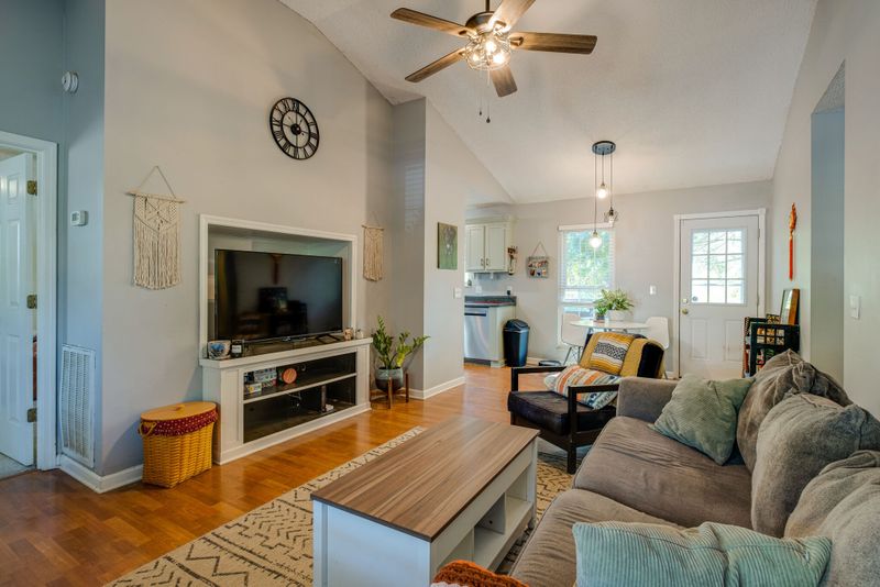1445 Market Sq, Hermitage, TN 37076