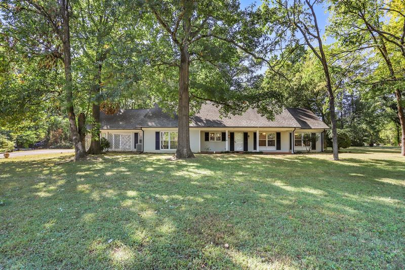 811 Woodmont Dr, Murfreesboro, TN 37129
