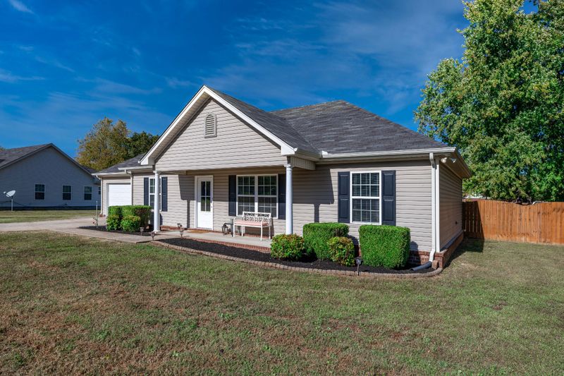 1000 Pusher Pl, Rockvale, TN 37153