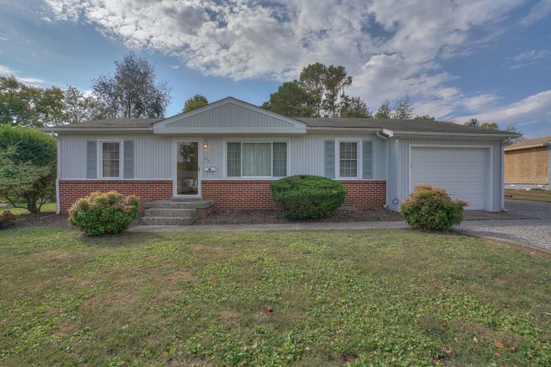 607 Woodhill Dr, Murfreesboro, TN 37129