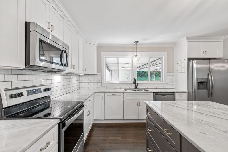 2814 Gray Cir, Columbia, TN 38401