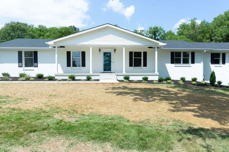 419 Green Harbor Ct, Old Hickory, TN 37138