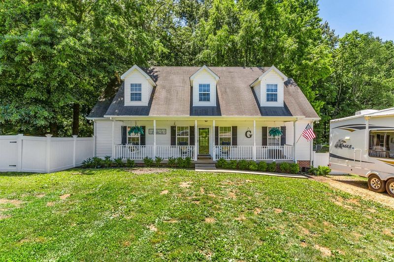 1021 Summer Ln, Pleasant View, TN 37146