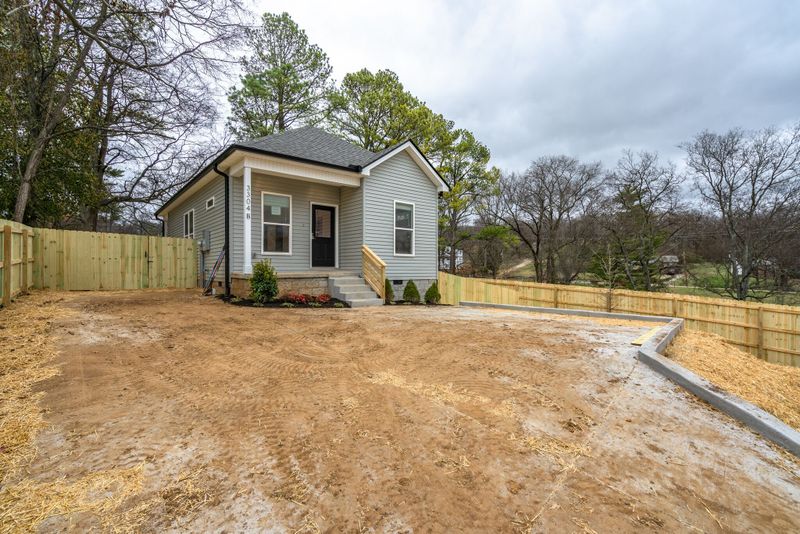 3304B Curtis St, Nashville, TN 37218