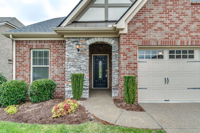 1418 Whispering Oaks Dr, Lebanon, TN 37090