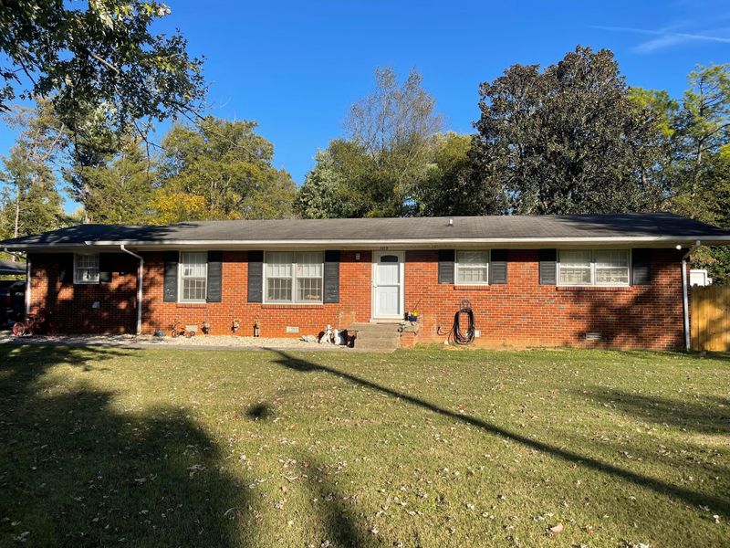 1019 Walton Dr, Murfreesboro, TN 37130
