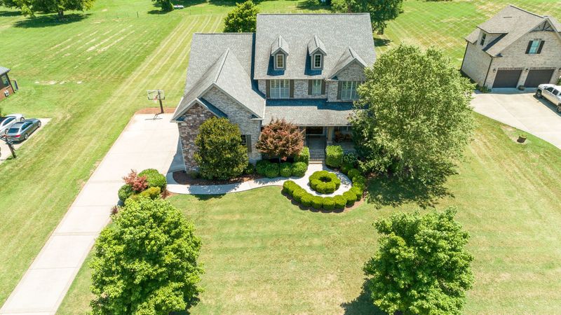 2112 Berry Patch Rd, Thompsons Station, TN 37179