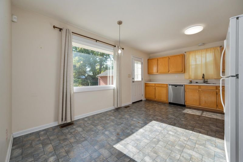 6624 Keystone Dr, Murfreesboro, TN 37129