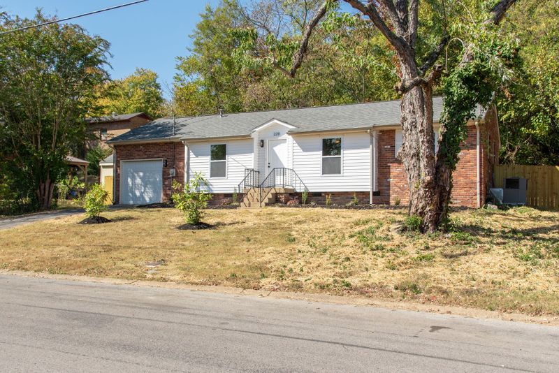 228 Shawn Dr, Nashville, TN 37211
