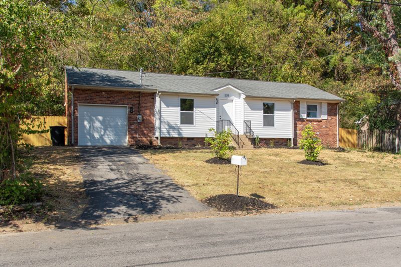 228 Shawn Dr, Nashville, TN 37211