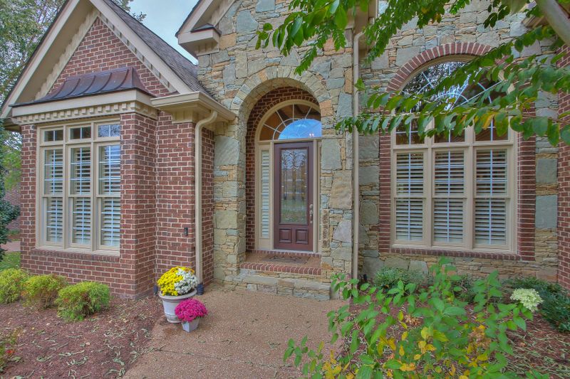 1216 Old Spring Trl, Arrington, TN 37014