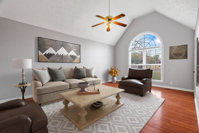 2211 Sawmill St, Murfreesboro, TN 37128