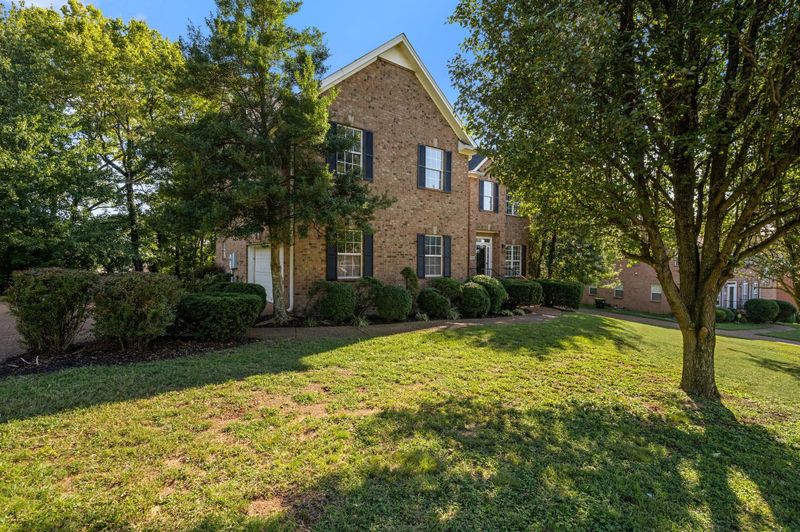 5424 Incline Dr, Nashville, TN 37211