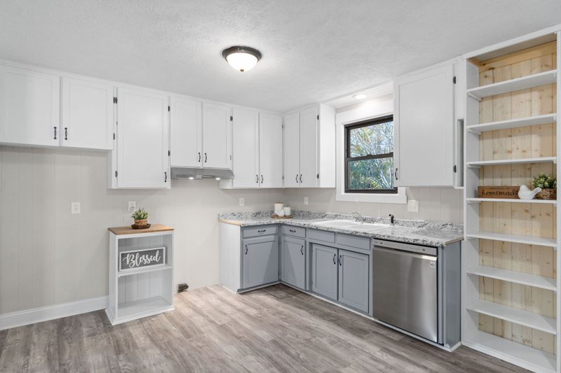 105 Saint James St, Charlotte, TN 37036