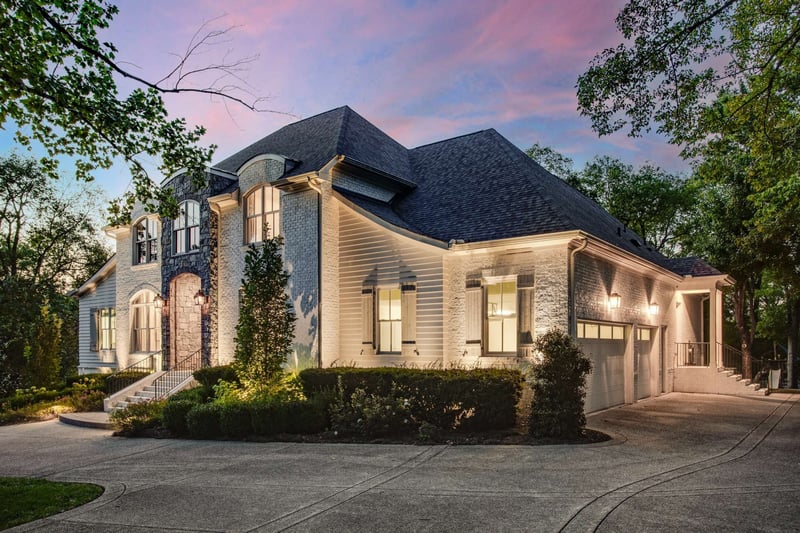 876 Van Leer Dr, Nashville, TN 37220