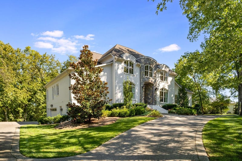 876 Van Leer Dr, Nashville, TN 37220